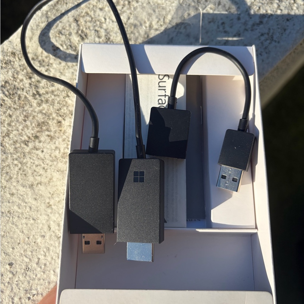 Microsoft Wireless Display Adapter - Picture 3 of 3